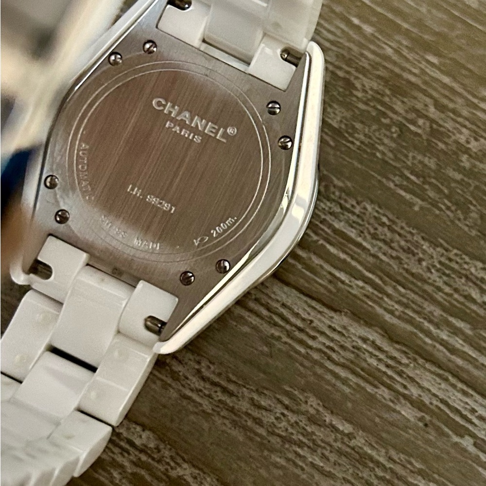 **SOLD**CHANEL J12 White ceramic and steel watch with diamond indicators. - Picture 4 of 4
